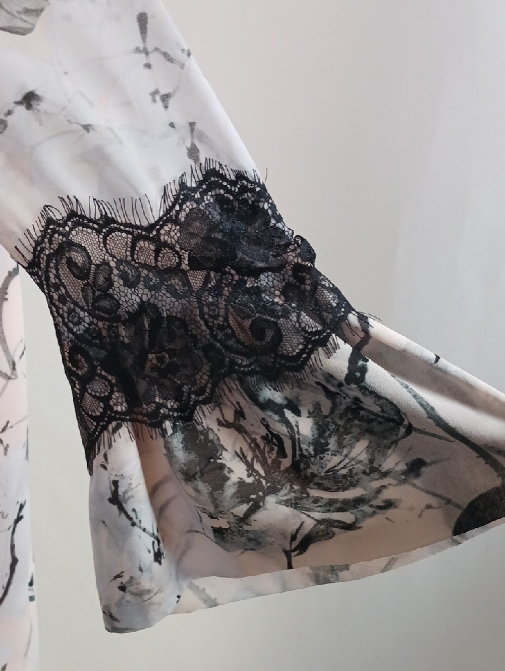 KARL LAGERFELD PINK BLACK FLORAL TUNIC TOP. - Picture 5 of 8